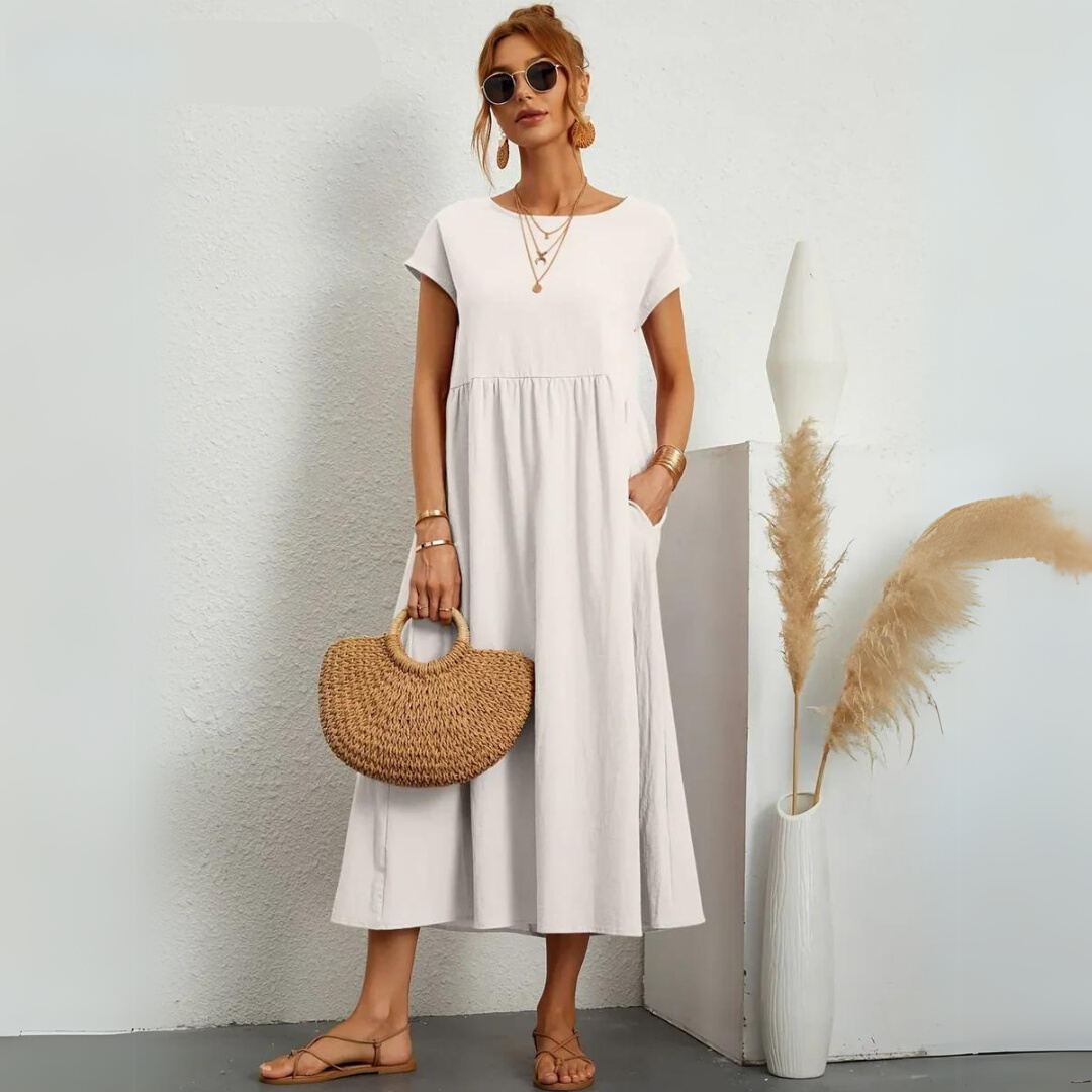 Robe midi décontractée en coton blanche pour femmes de la marque Danoir Paris, style confortable et élégant.