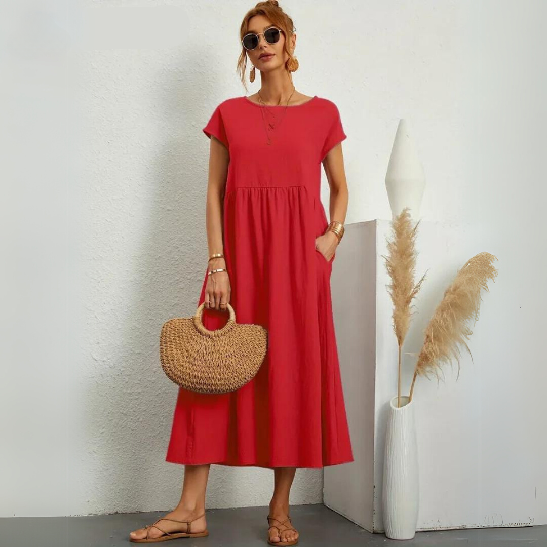 Robe midi décontractée en coton blanche pour femmes de la marque Danoir Paris, vue de face sur mannequin.