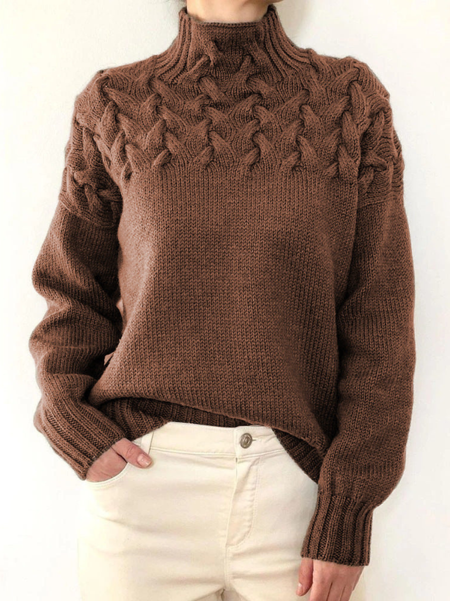 Pull en maille marron pour femme Elena de Danoir Paris, col roulé chaud et confortable pour l'hiver.