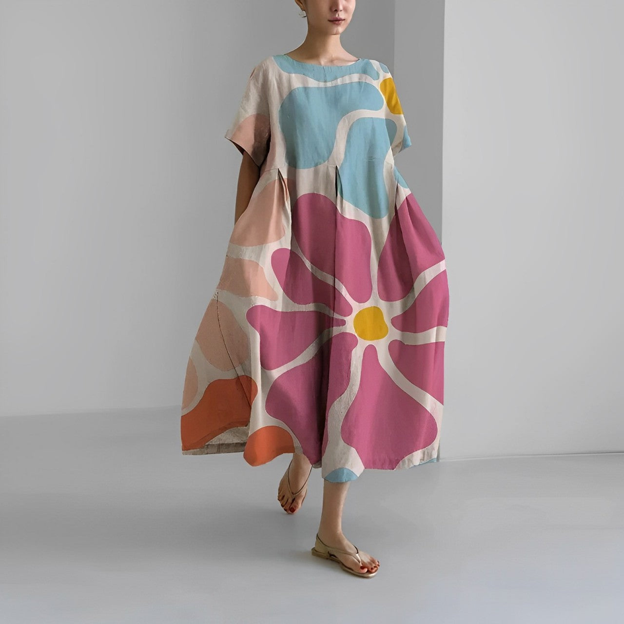 Robe bohème élégante Amelia de Danoir Paris, tissu fluide, détail romantique, portée féminine et chic.
