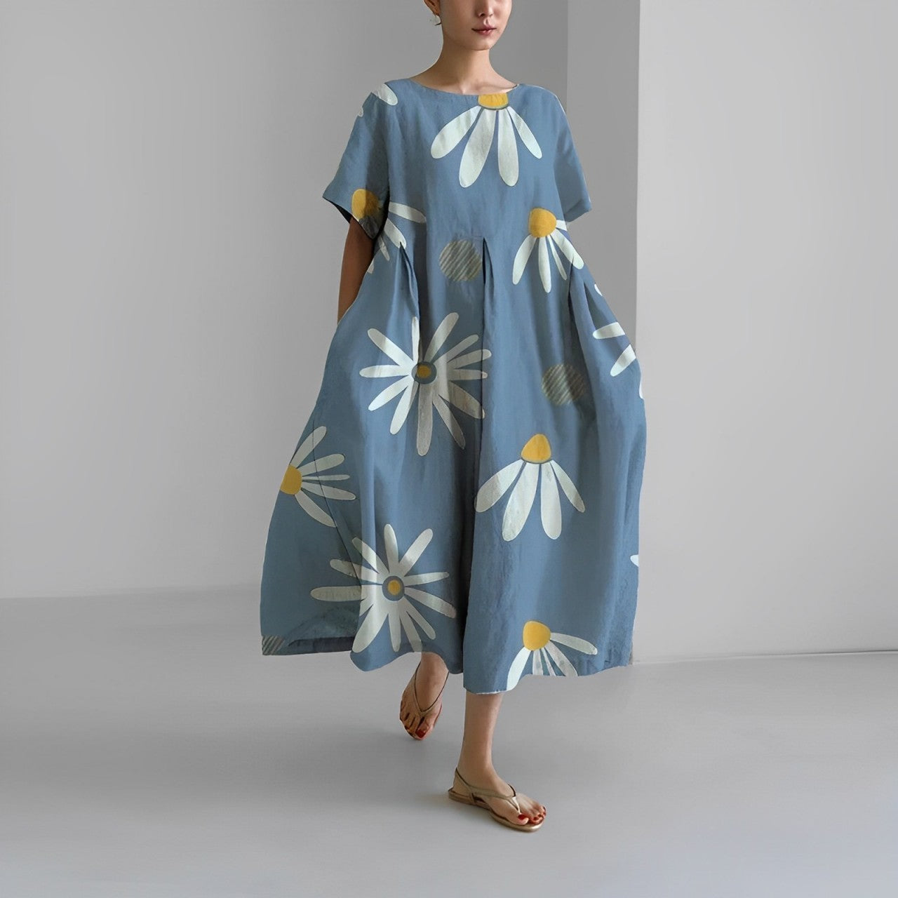 Robe bohème élégante Danoir Paris Amelia avec détails fluides et style romantique, vue de face sur mannequin.