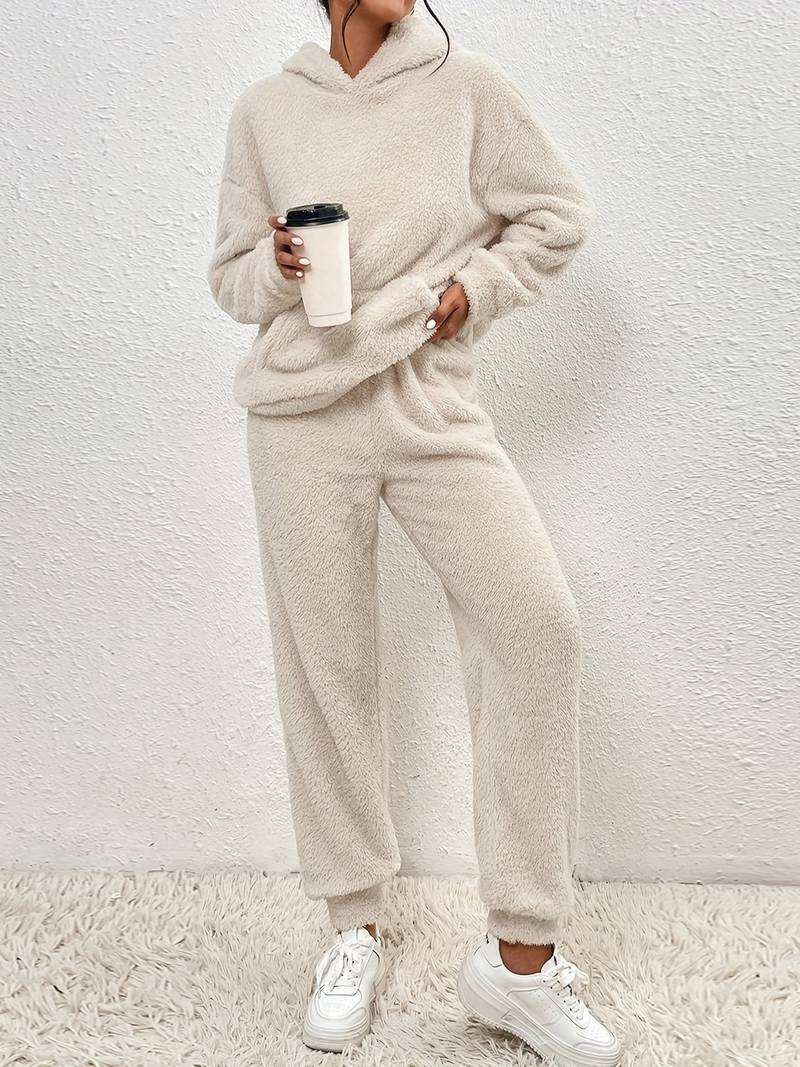 Ensemble douillet et confortable Justine de Danoir Paris, tissu doux, couleurs apaisantes, adapté pour un look relaxant.