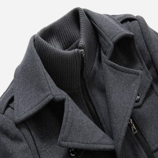 Veste d’hiver élégante Danoir Paris en tissu noir, style sophistiqué et coupe moderne, vue de face sur fond neutre.
