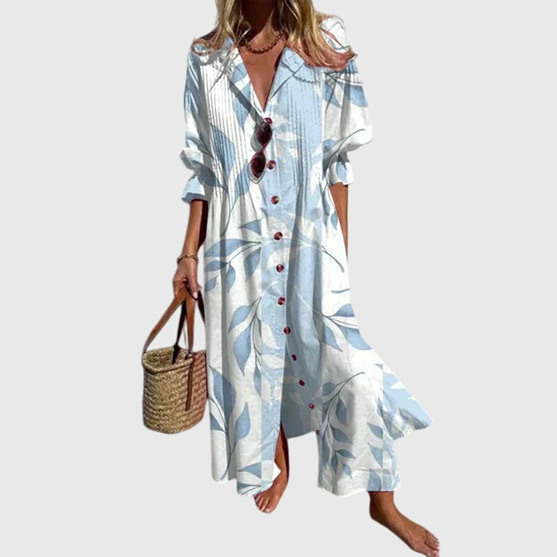 Robe bohème Zariah de Danoir Paris avec motif coloré et coupe fluide, portée en style décontracté.