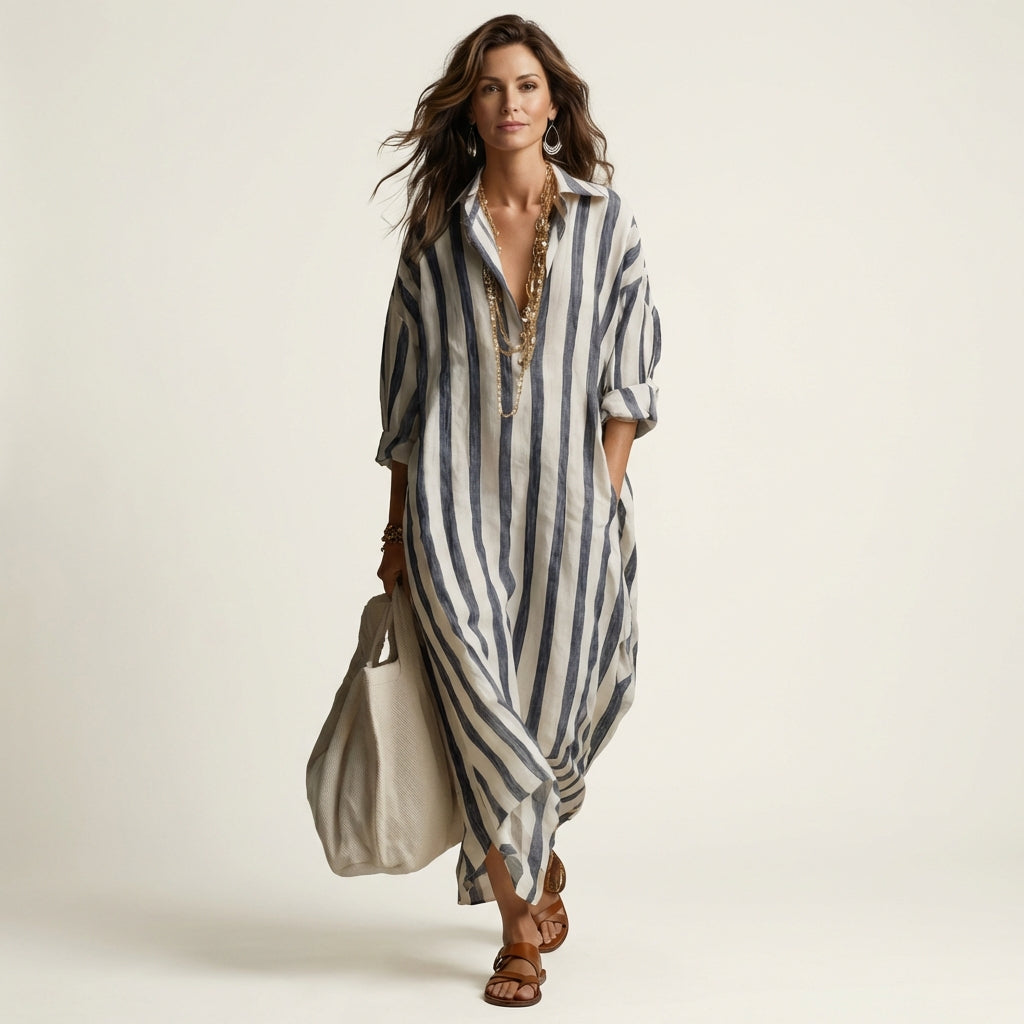Robe longue rayée Danoir Paris Carra, maxi robe élégante avec motifs rayés, portée décontractée ou habillée.