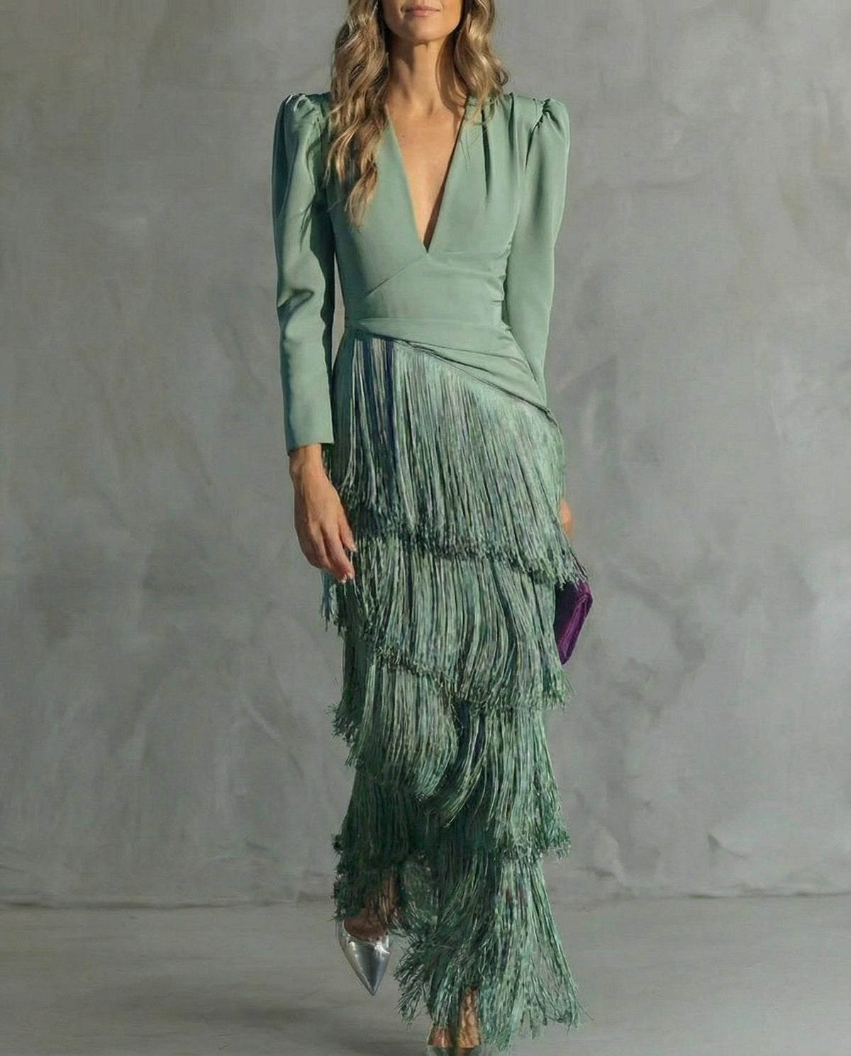 Robe midi pour femme Chiara avec manches à franges de la marque Danoir Paris, élégante et tendance.