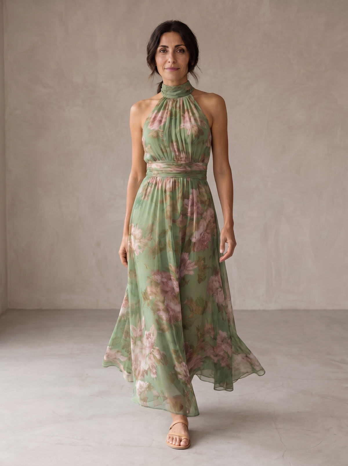 Robe longue pour femme Danoir Paris en lin avec col halter, détail élégant et tissu léger, vue de face.