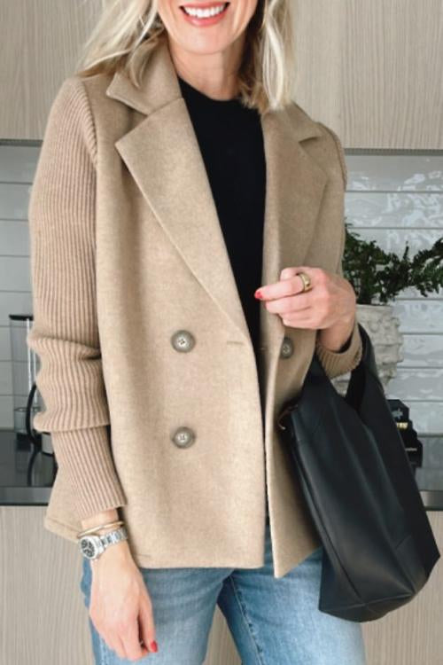 Veste blazer casual Danoir Paris, coupe ajustée, en tissu bleu marine avec boutons, portée sur un mannequin.