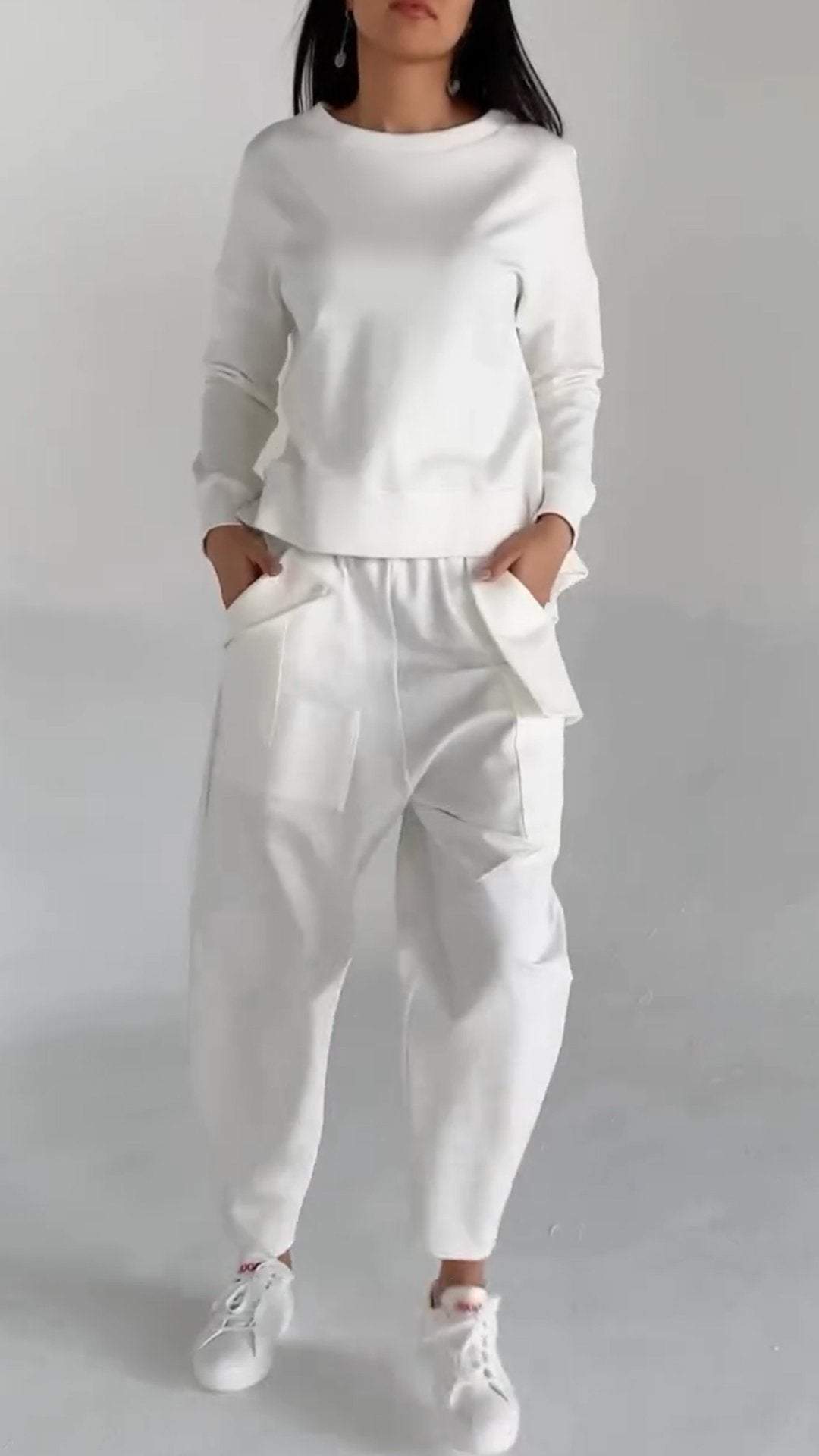 Ensemble décontracté Madison de Danoir Paris, tenue chic avec pantalon et haut léger, vue de face.