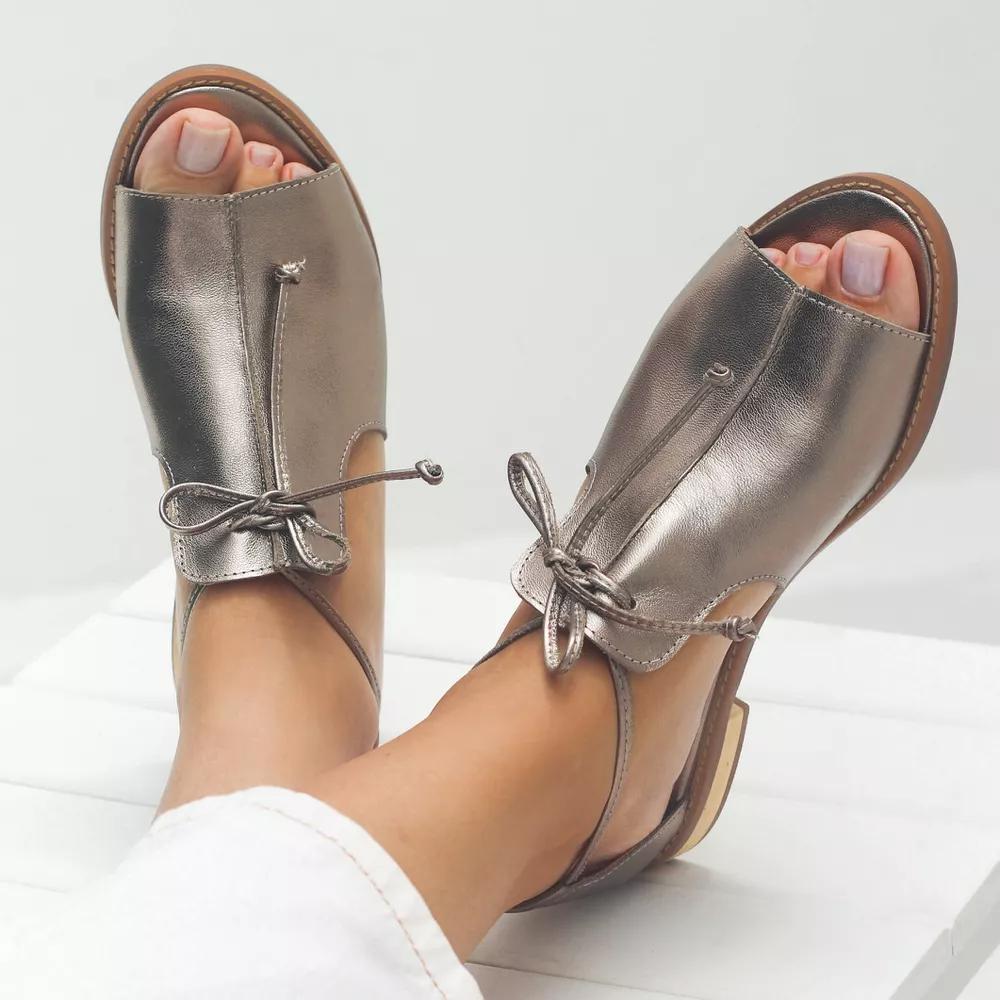 Sandales en cuir à bride style LILLIANA de Danoir Paris, avec semelle plate et design élégant pour femmes.