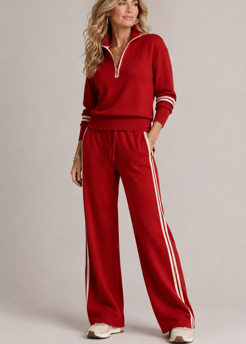 Ensemble Kate™ Danoir Paris, pull demi-zip rouge et pantalon large, vue de face sur fond blanc.