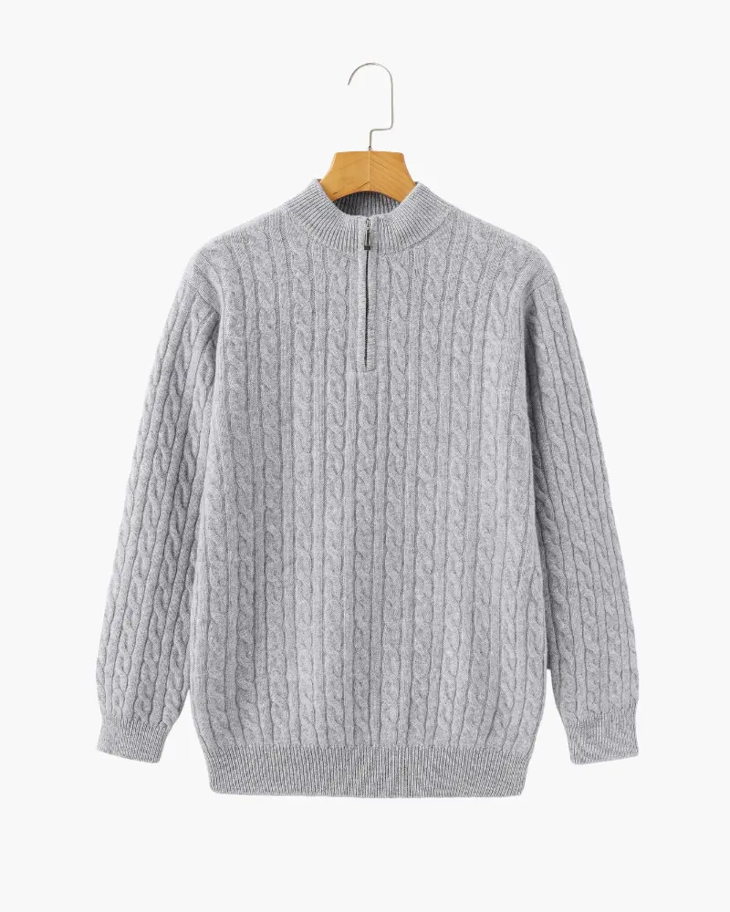 Pull en cachemire beige Old Money à demi-zip tissé, doux et élégant, pour un style sophistiqué et confortable.