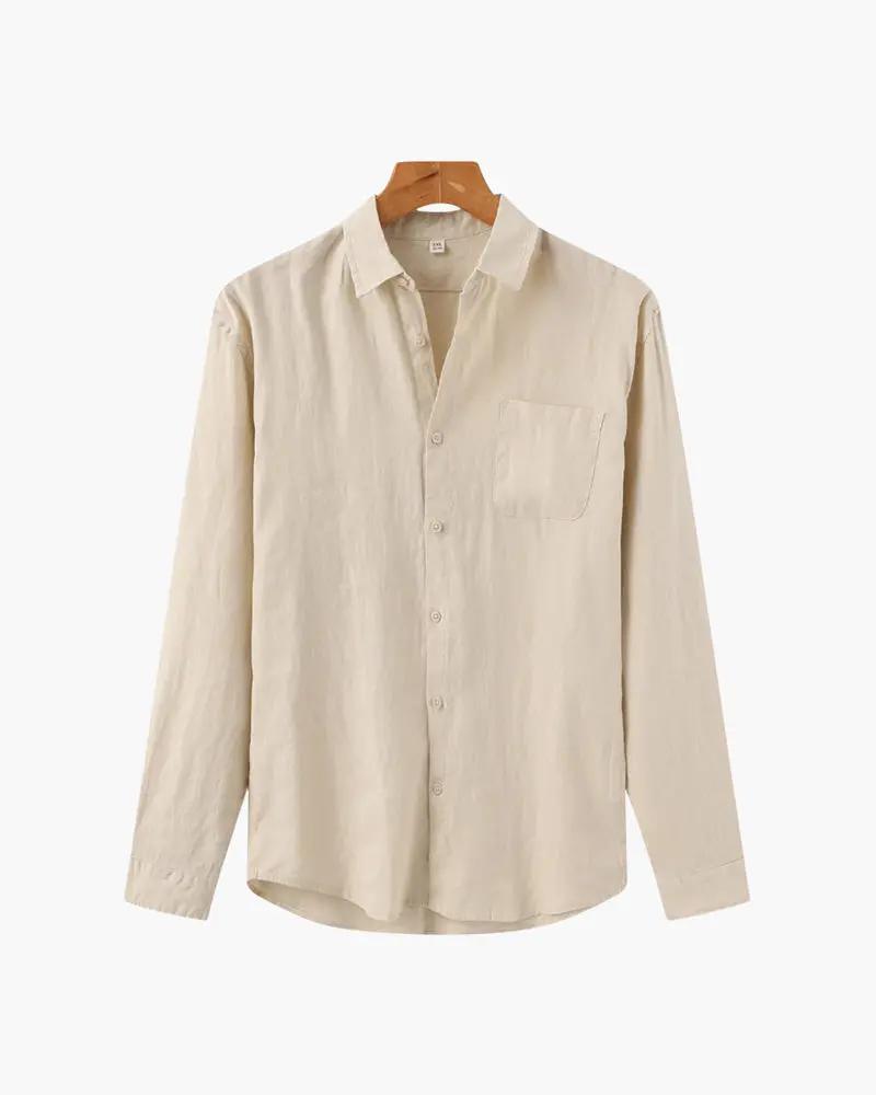 Chemise en lin beige Cape Town de la marque Old Money, tissu léger et respirant, vue en détail sur le vêtement.