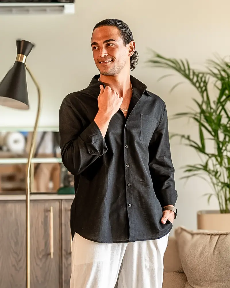 Chemise en lin beige Old Money Cape Town, élégante et légère, avec col classique et manches longues pour un style décontracté.