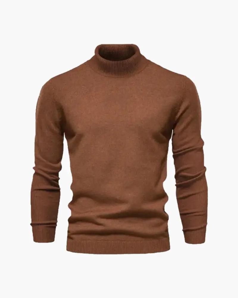 Pull en laine mérinos Gstaad Old Money beige avec col roulé, doux et chaud, porté sur un fond neutre.