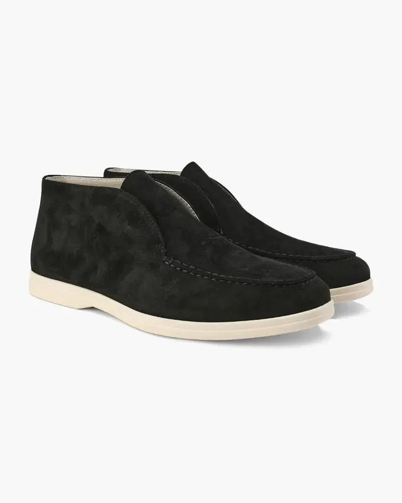 Mocassins en daim noir Old Money High Money pour homme, taille 39 EU, aspect élégant et confortable, vue de face.
