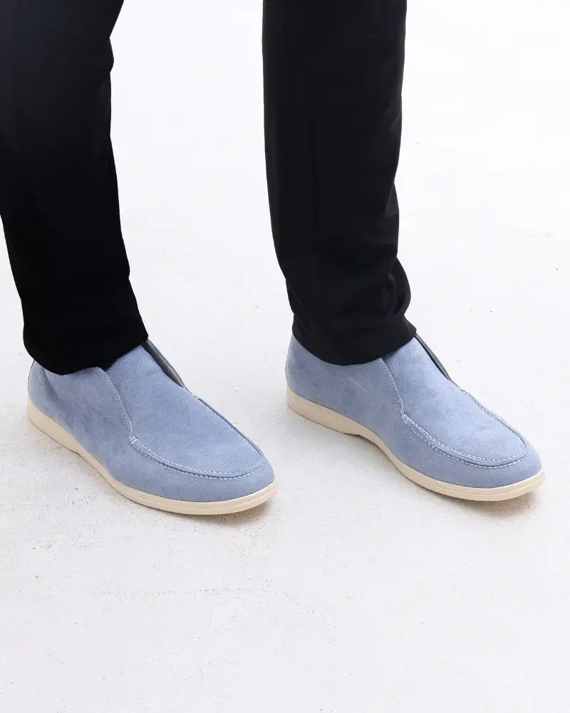 Mocassins en daim noir Old Money High Money, taille EU 39, vue de côté, avec semelle en caoutchouc et design élégant.