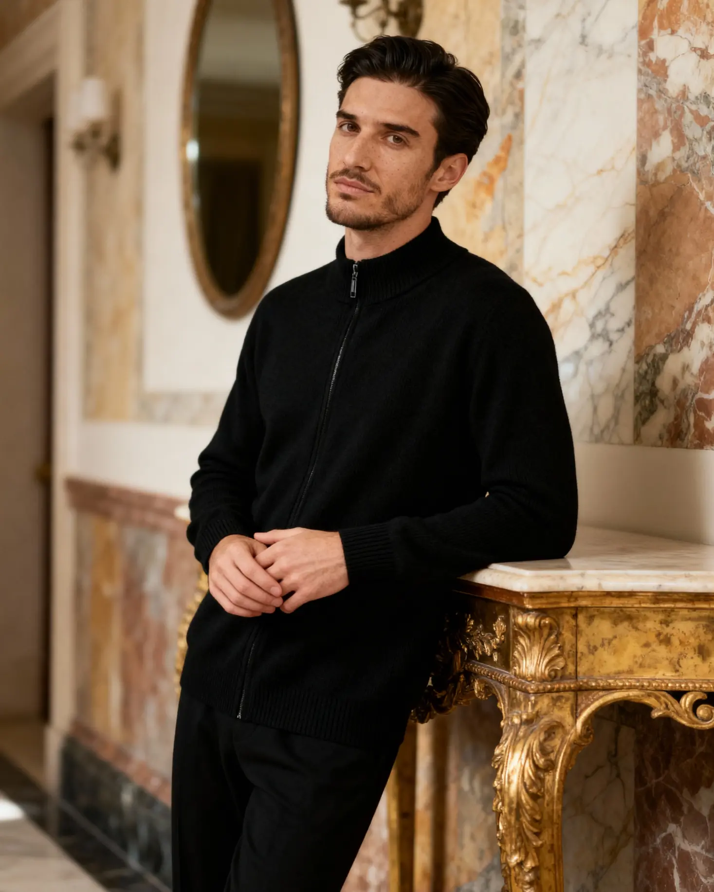 Gilet en cachemire noir pour homme de la marque Old Money, tissu doux et chaud, porté sur un fond blanc.