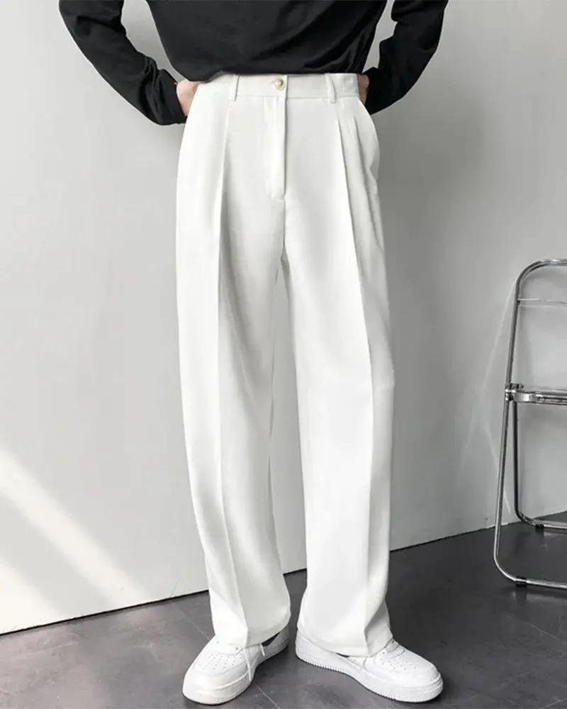 Pantalon large Paris Wide Fit de la marque Old Money, noir, avec coupe ample et détails classiques.