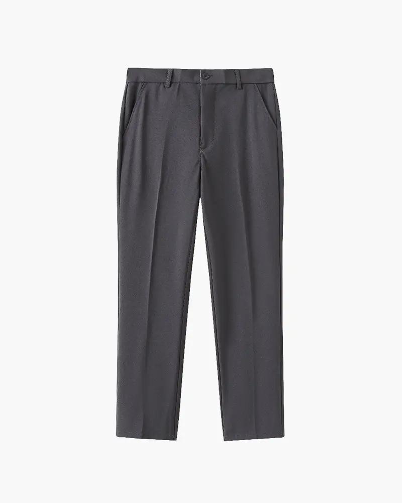 Pantalon stretch noir Augusto de la marque Old Money, coupe ajustée, visible en détail dans cette image.