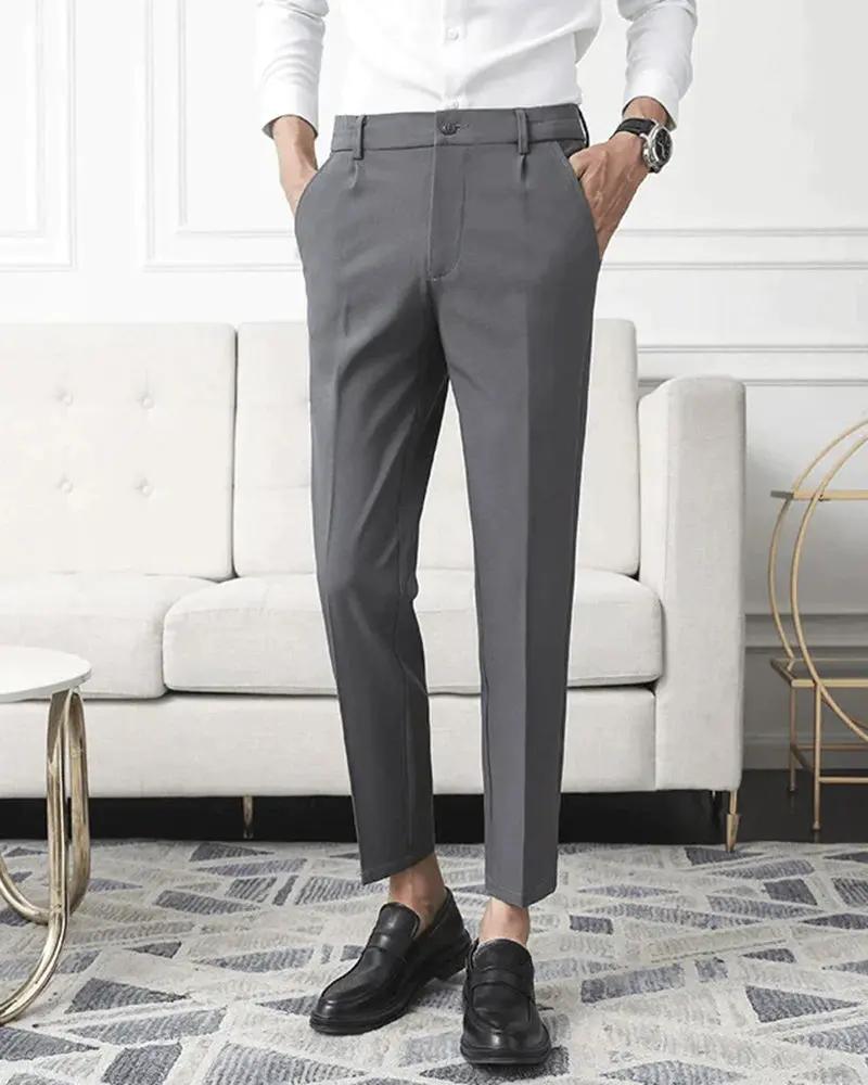 Pantalon stretch noir Old Money Augusto en tissu extensible, vue de face, taille XS, élégant et ajusté.