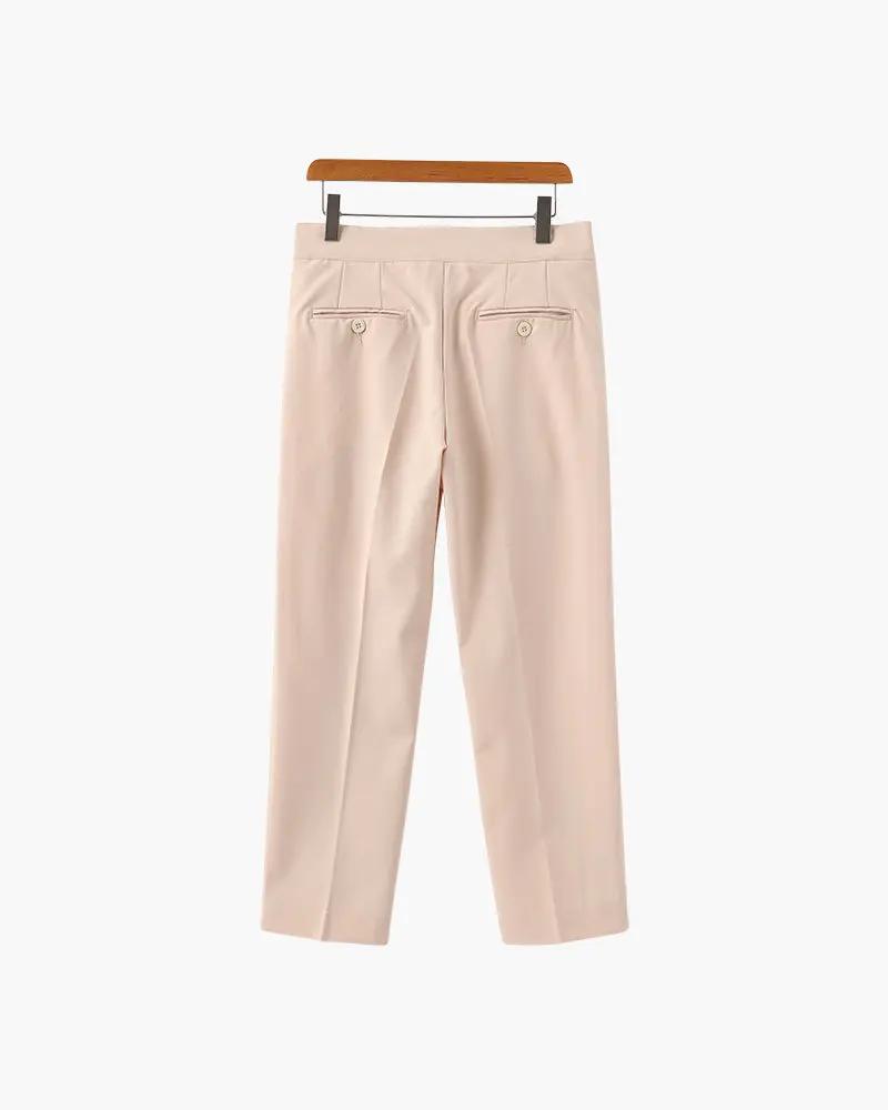 Pantalon Paris à taille haute de la marque Old Money, coupe ajustée, en tissu noir, vue de face.