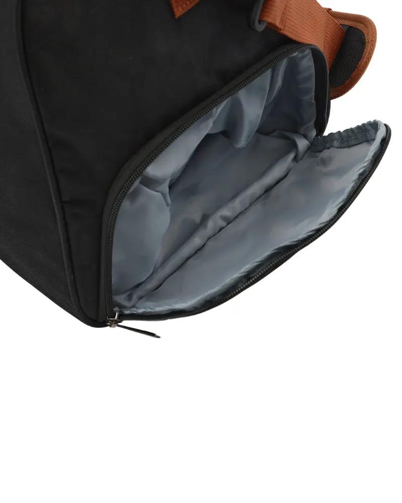Sac de voyage Old Money Nova Duffle bleu en tissu robuste avec poignées et bandoulière ajustable, style moderne et pratique.