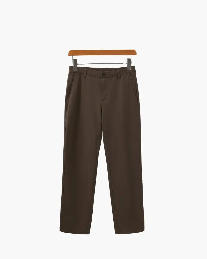 Pantalons en mélange de laine marron Old Money pour homme, coupe élégante et tissu chaud, visibles en détail.