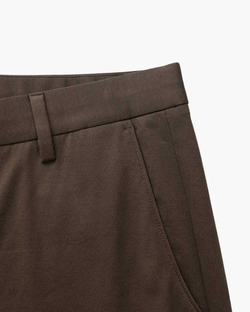 Pantalons en mélange de laine marron Old Money pour homme, coupe classique, tissu doux et élégant.