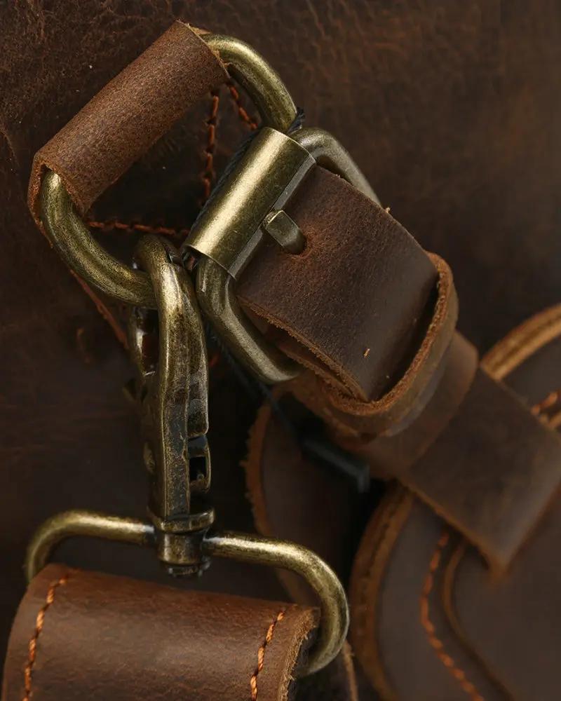 Sac de voyage en cuir marron Montague de la marque Old Money, avec poignées robustes et fermeture zippée visible.