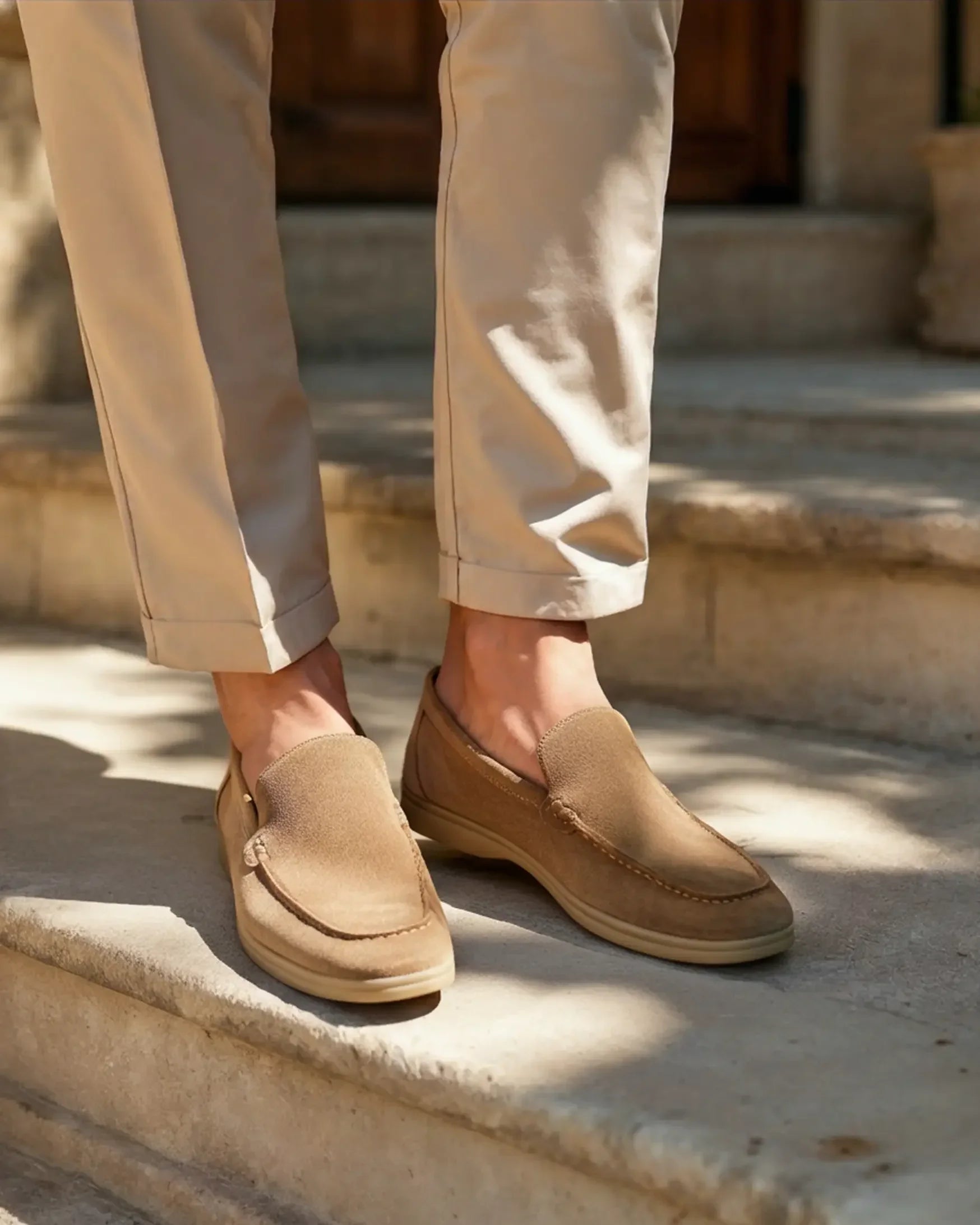 Loafers en daim Old Money de couleur caramel, pointure EU 39, pour un style élégant et décontracté.