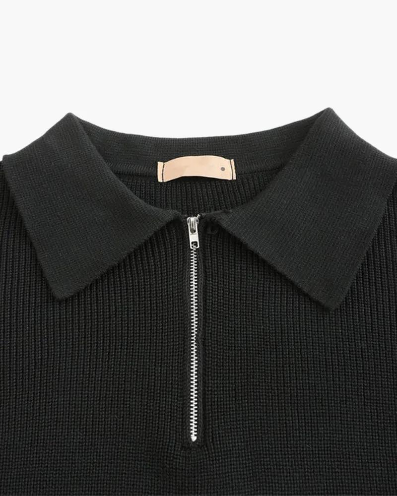 Pull à demi-zip en gris foncé de la marque Old Money, pull-over en laine avec col montant et finition élégante.