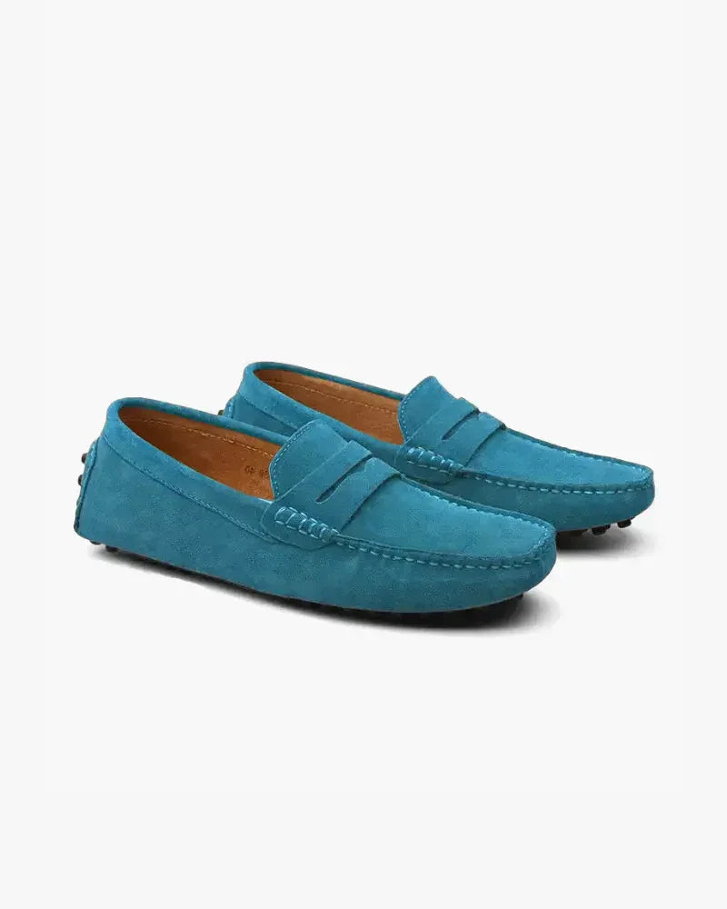 Mocassins en daim Old Money de style driver, bleu marine, taille EU 38, vue de face sur fond neutre.