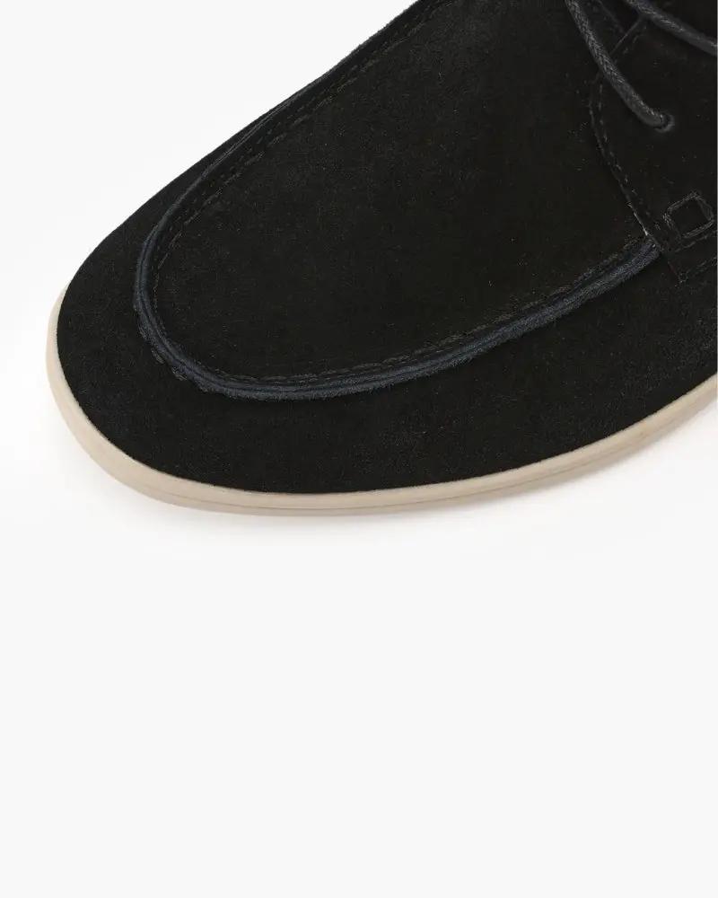 Chaussures à lacets en daim premium Old Money de couleur moka, pointure EU 39, vue de face sur fond neutre.