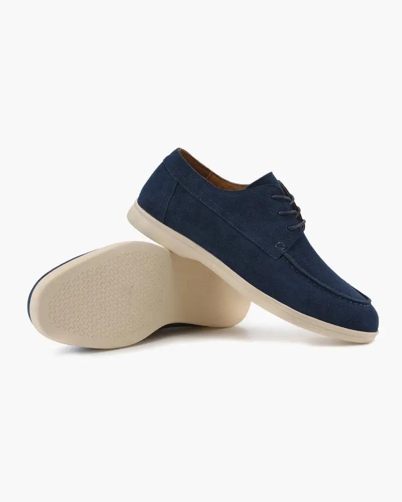 Chaussures en daim premium Old Money avec lacets, couleur mocha, taille 39 EU, vue de face sur un fond neutre.