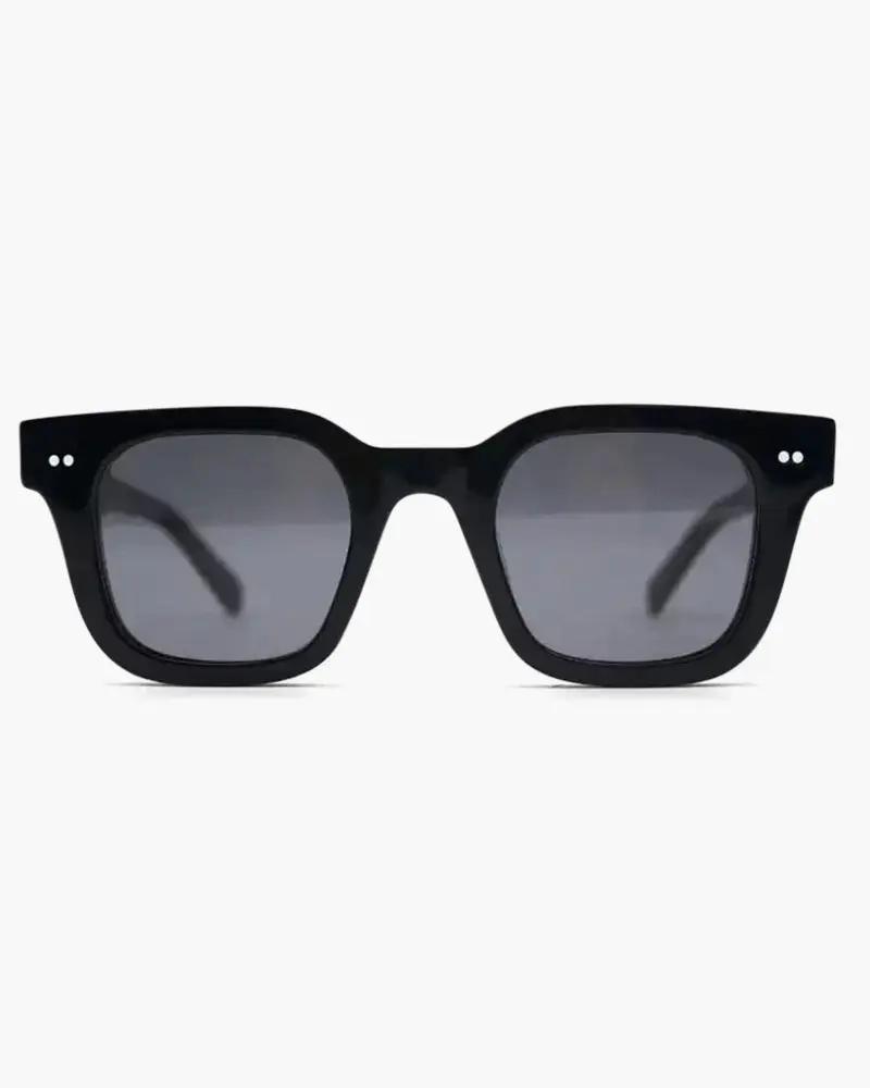 Lunettes de soleil transparentes Miami de la marque Old Money, design moderne avec verres teintés.