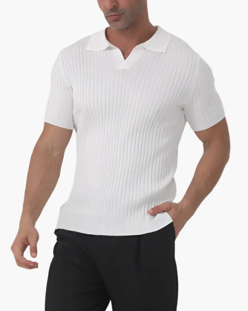 Polo en coton côtelé blanc Florence de la marque Old Money, détail de col et de texture en coton ribé.