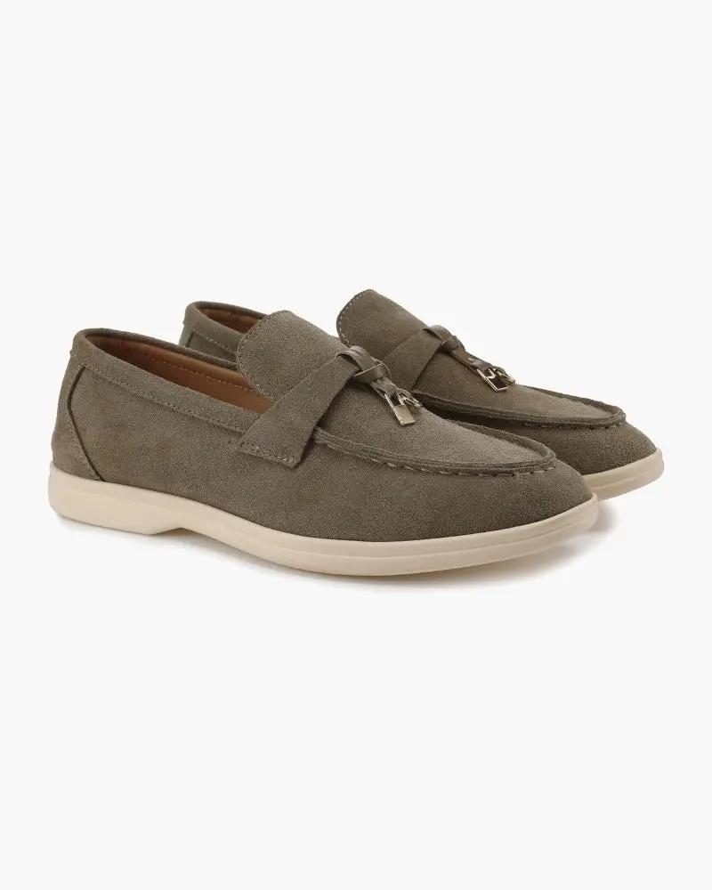 Mocassins en daim beige Old Money pour femmes, taille EU 35, style élégant et confortable avec finition soignée.