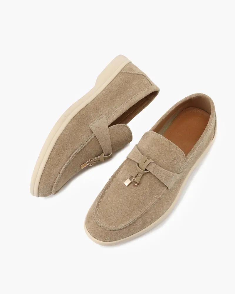 Mocassins en daim beige Old Money pour femmes, taille EU 35, style élégant et confortable.