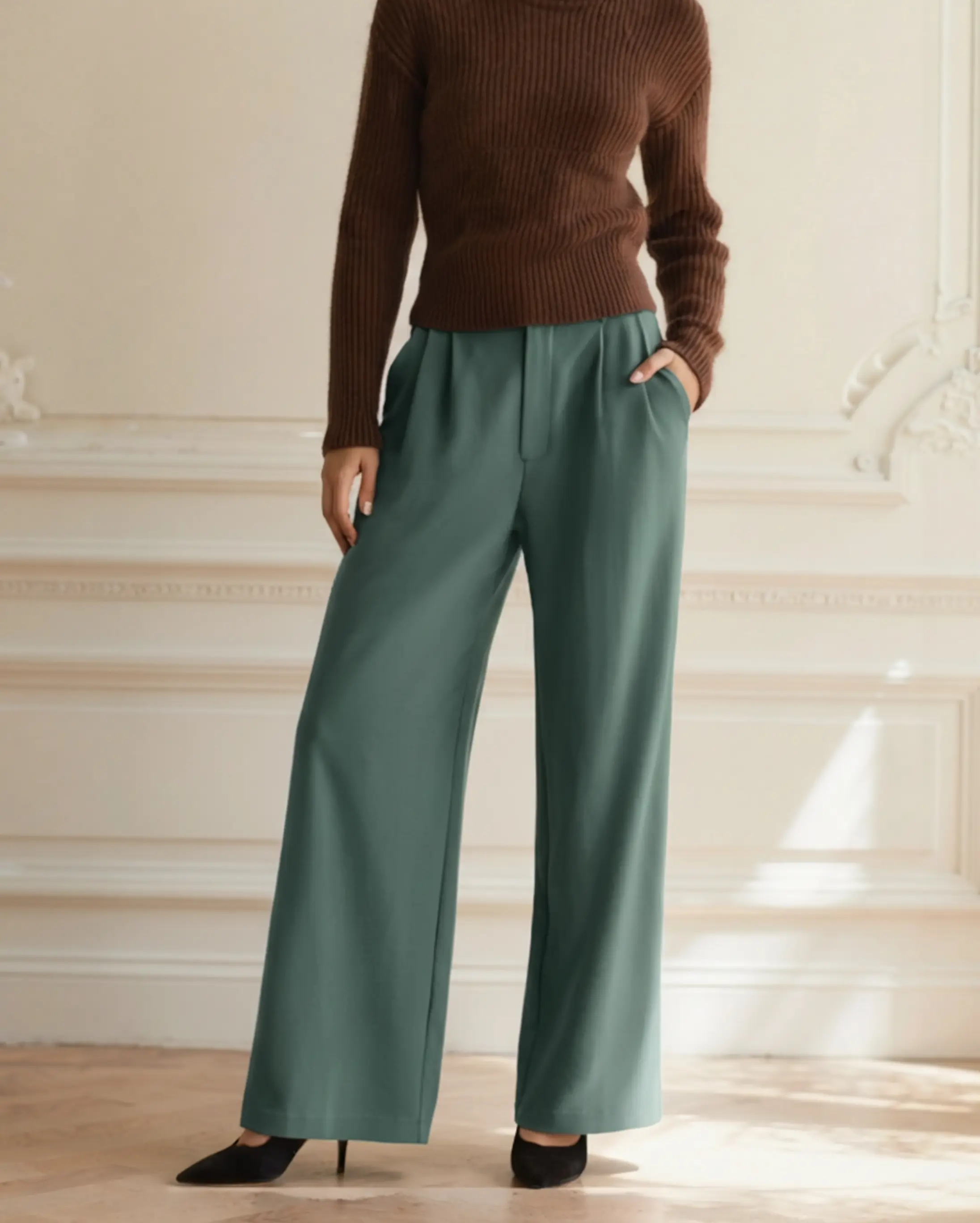 Pantalons larges Serena beige de Old Money Women, pantalons pour femme avec coupe ample et style élégant.