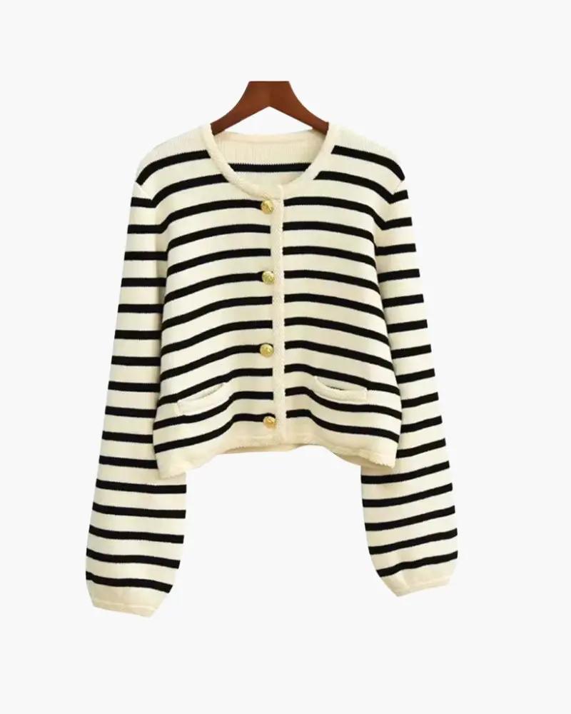 Gilet en laine à rayures de haute qualité de la marque Old Money Women, porté avec col en V et motif élégant.