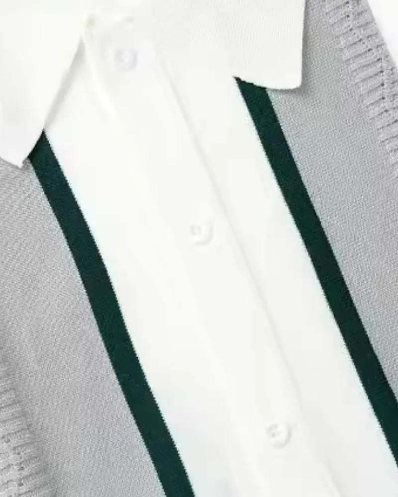 Pull polo Bradford en maille Old Money, couleur XS, avec col classique et détails fins, porté sur mannequin.