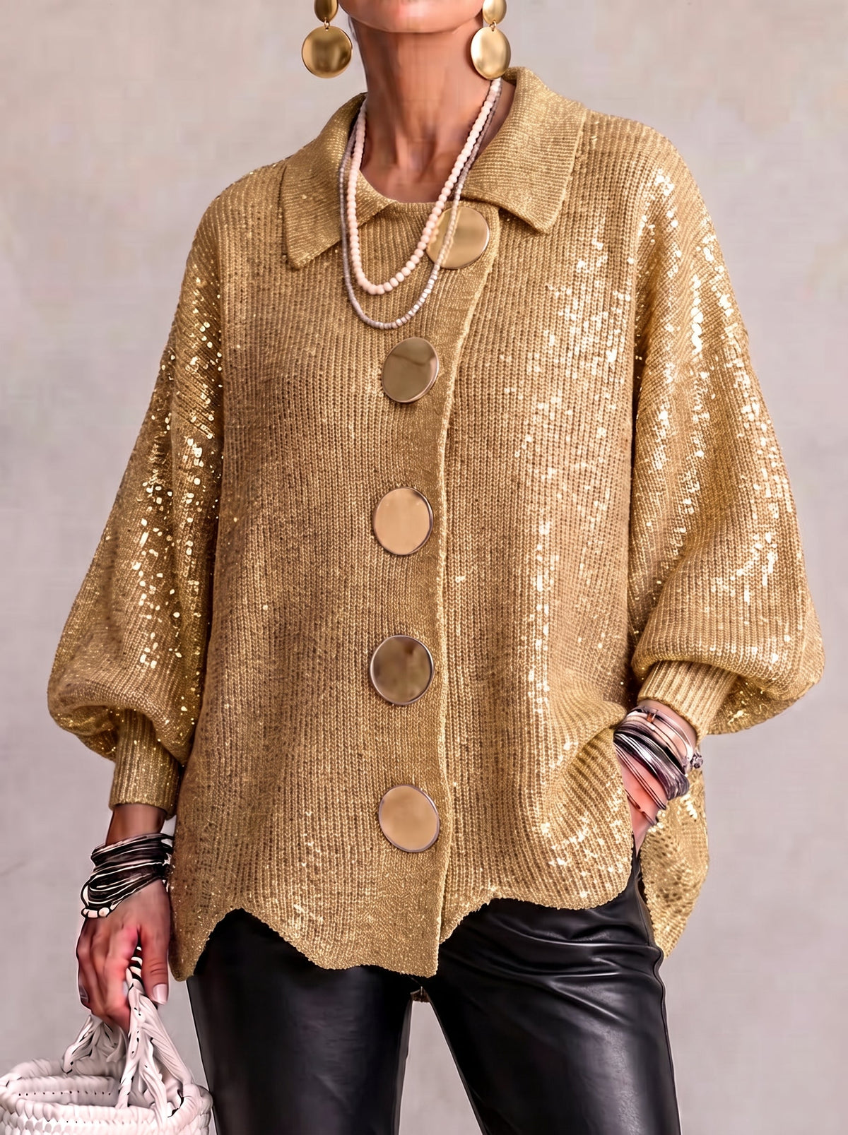 Cardigan oversize Danoir Paris Karina avec boutons et col, en tissu doux, porté ouvert ou boutonné, look décontracté et élégant.