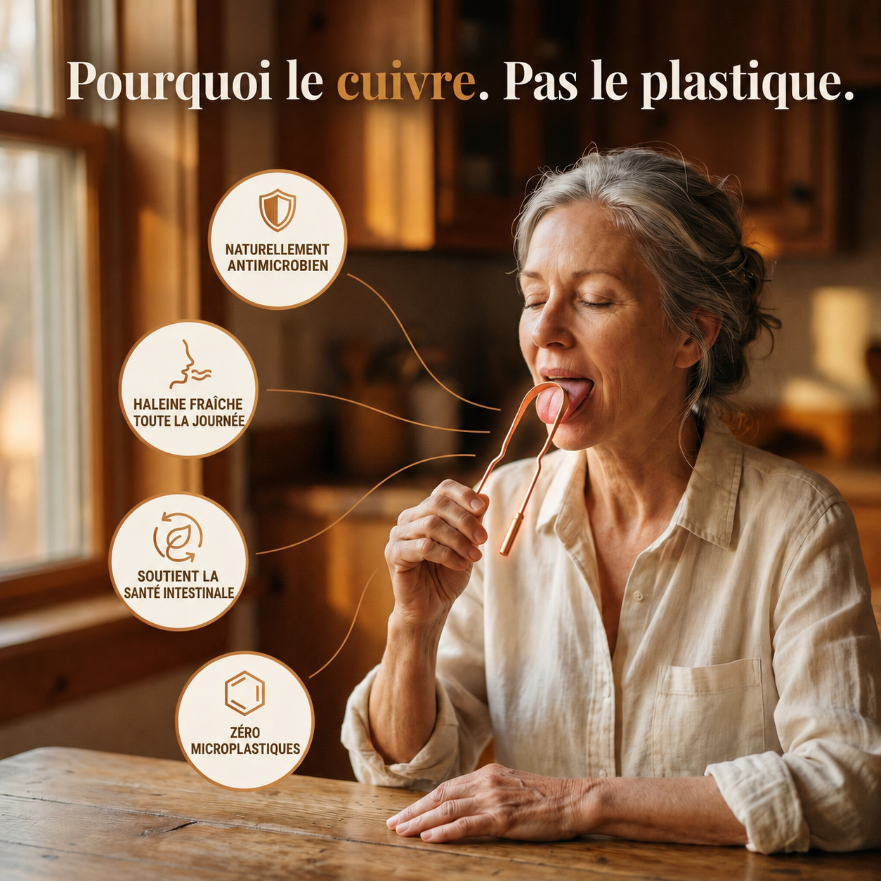Scraper à langue en cuivre pur Danoir Paris, outil de nettoyage buccal avec surface lisse et ergonomique pour une hygiène orale.