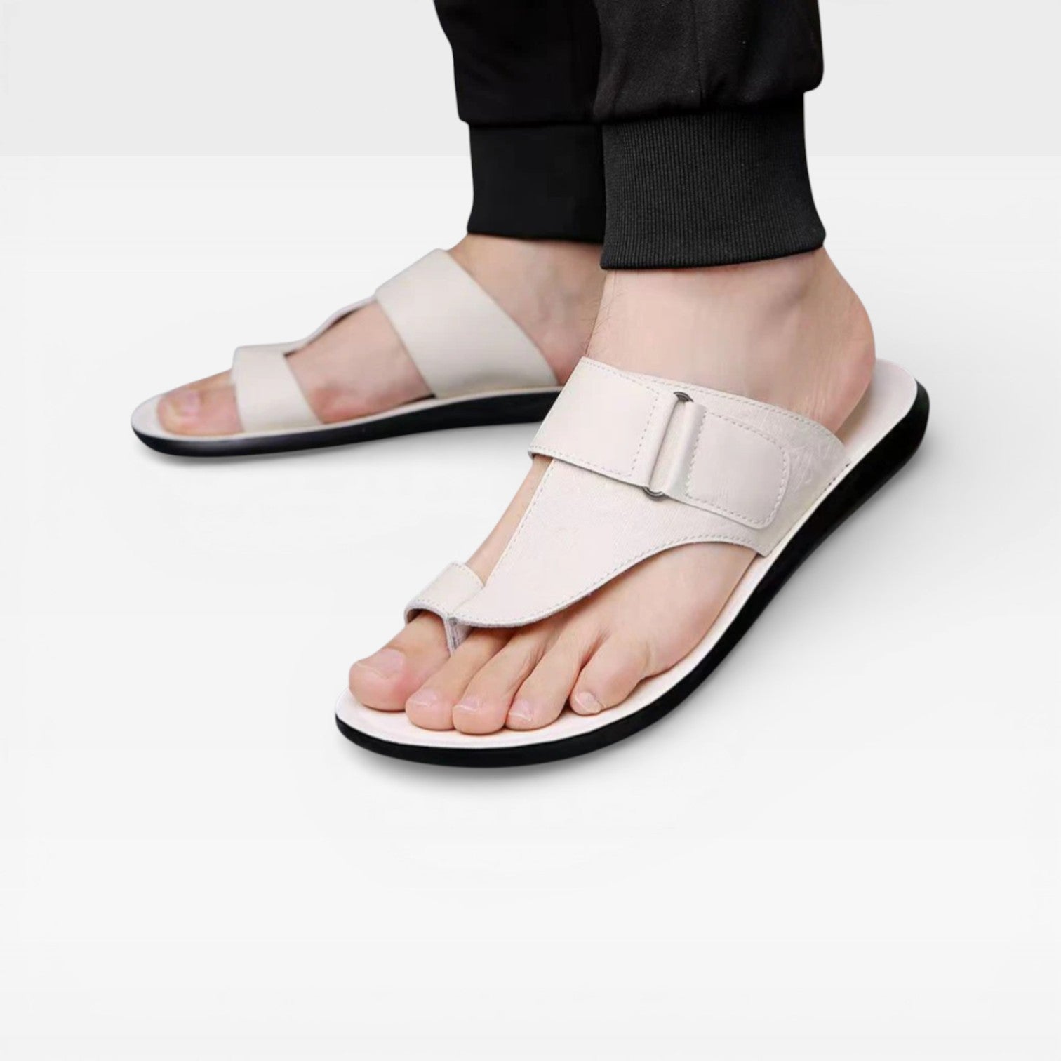 Sandales en cuir pour hommes Danoir Paris avec semelle souple, idéales pour un usage quotidien et confort.