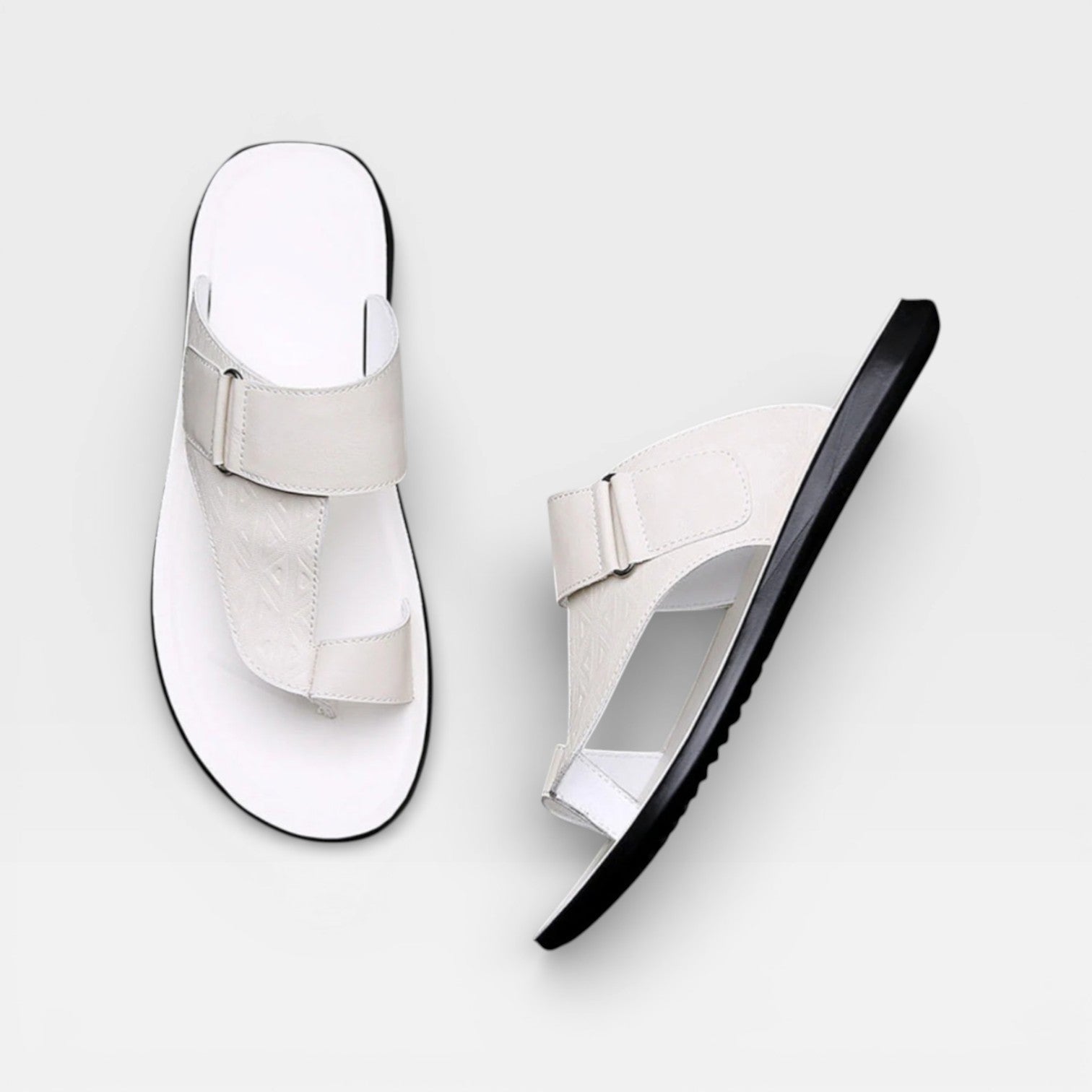 Sandales en cuir pour hommes Danoir Paris avec semelle souple, parfaites pour un usage quotidien, visibles en image.