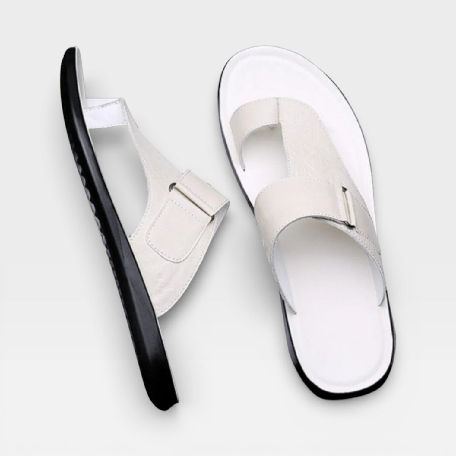 Sandales en cuir pour hommes Danoir Paris avec semelle souple, idéales pour un usage quotidien, visibles en cuir brun.