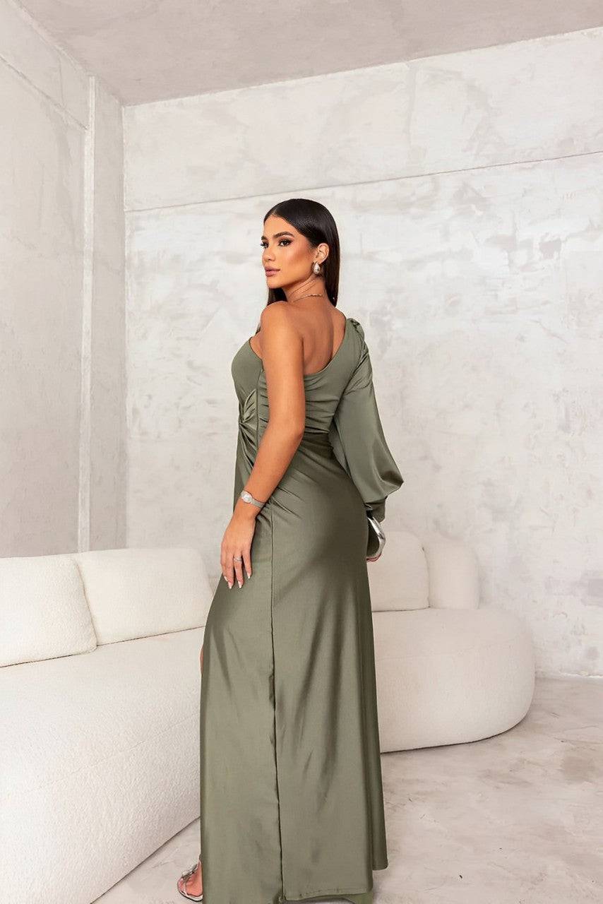 Robe élégante de style A-line Eleanor™ de Danoir Paris en tissu vert olive, vue de face, avec un design classique et sophistiqué.